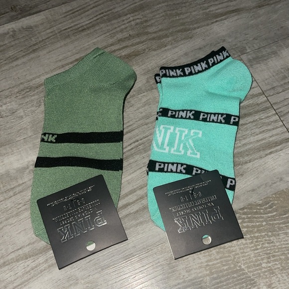 PINK Victoria’s Secret collegiate collection ankle socks 2 pairs NWT - Picture 1 of 6